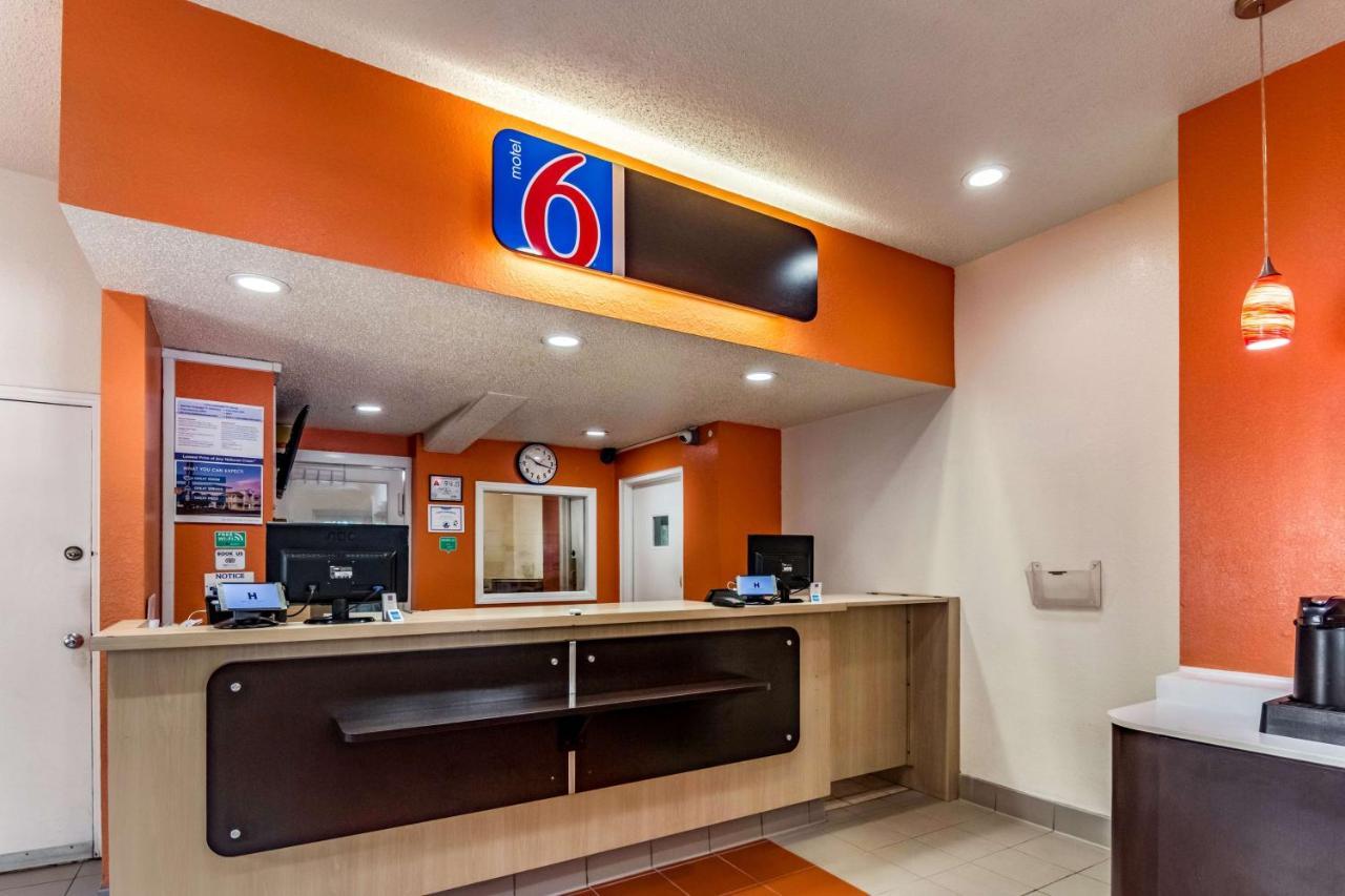 Motel 6-Raleigh, Nc - Кері Екстер'єр фото
