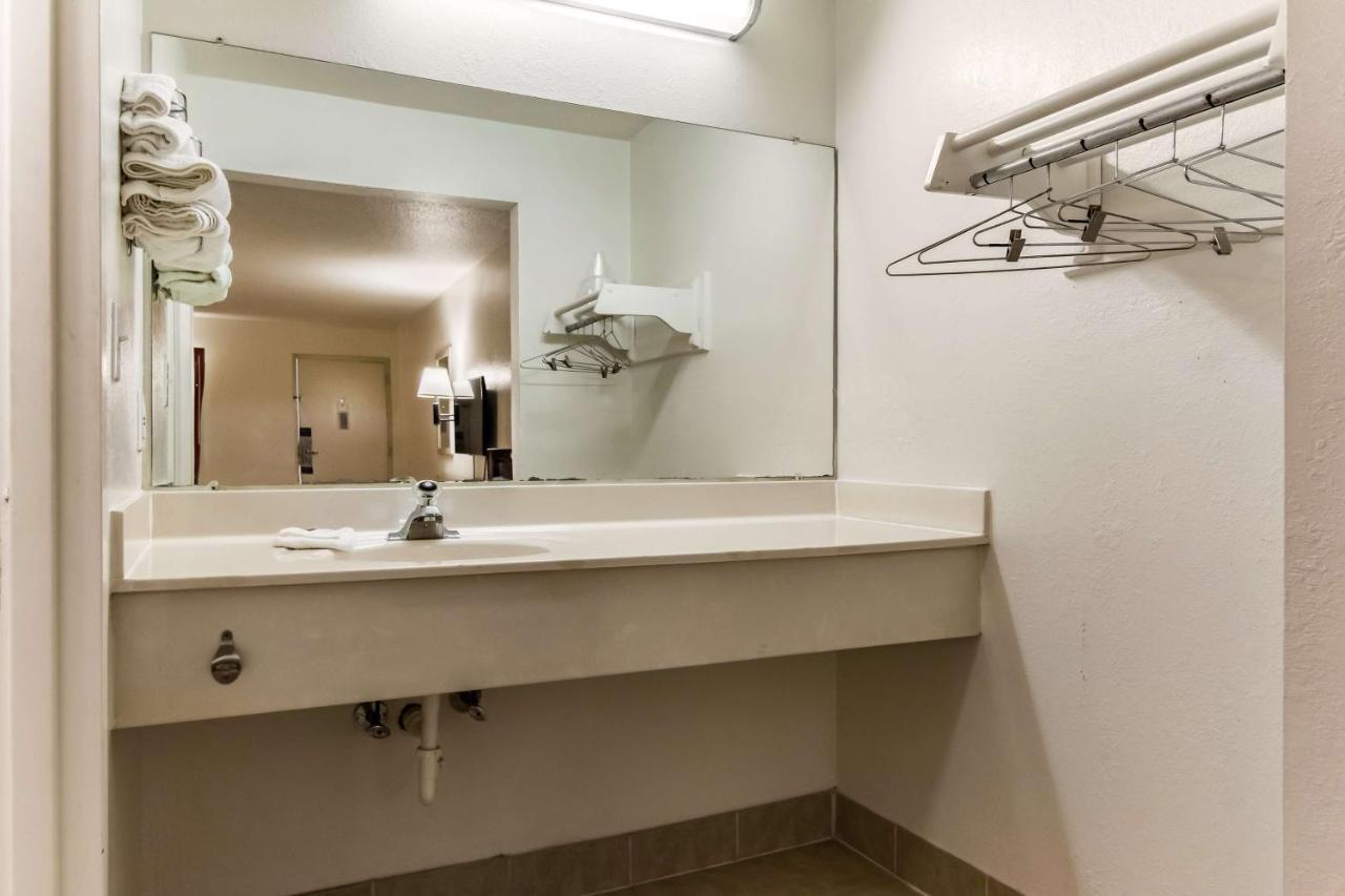 Motel 6-Raleigh, Nc - Кері Екстер'єр фото