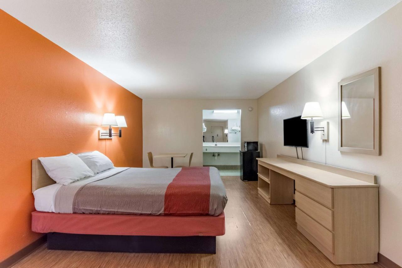 Motel 6-Raleigh, Nc - Кері Екстер'єр фото