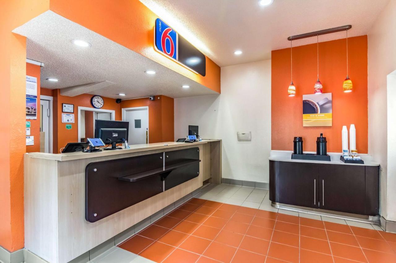 Motel 6-Raleigh, Nc - Кері Екстер'єр фото